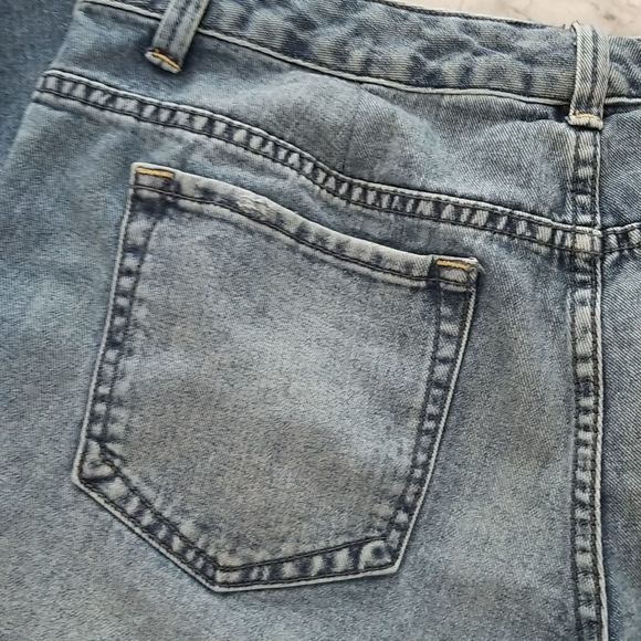 FP Women's Distressed Denim Capri Jeans, Cut-Offs, Frayed Hem - Picture 8 of 16